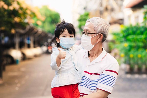 What's the Most Effective Way to Teach a Cat to Coexist with a Robotic Vacuum?