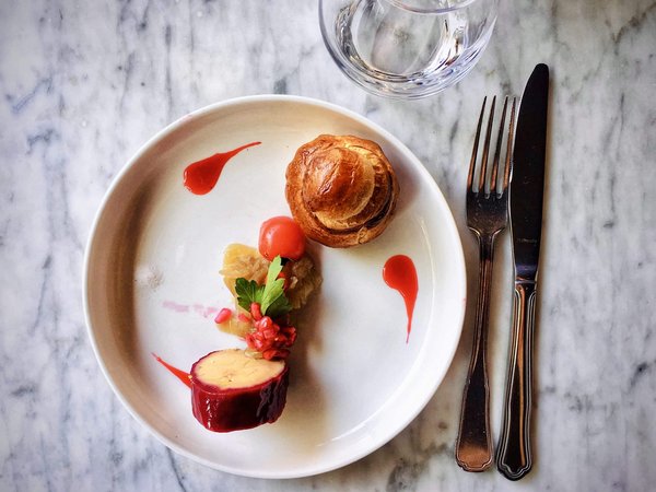 How to Prepare a Classic French Beef Bourguignon with Pearl Onions and Mushrooms?